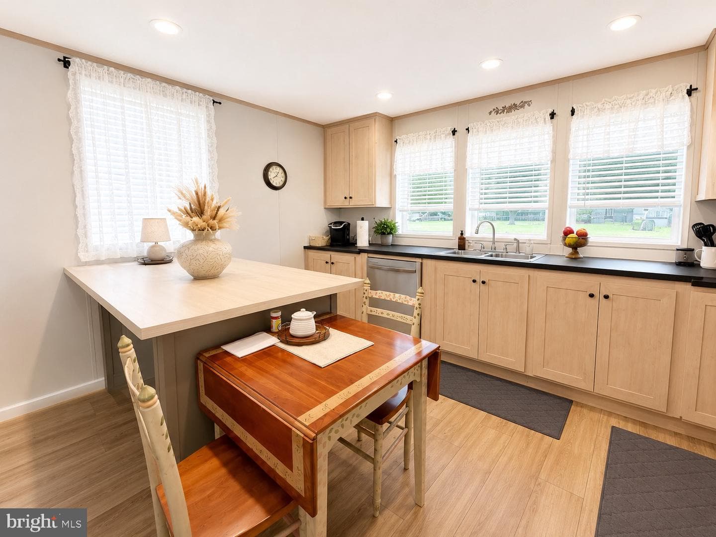 16 Jacqueline Drive photo 7