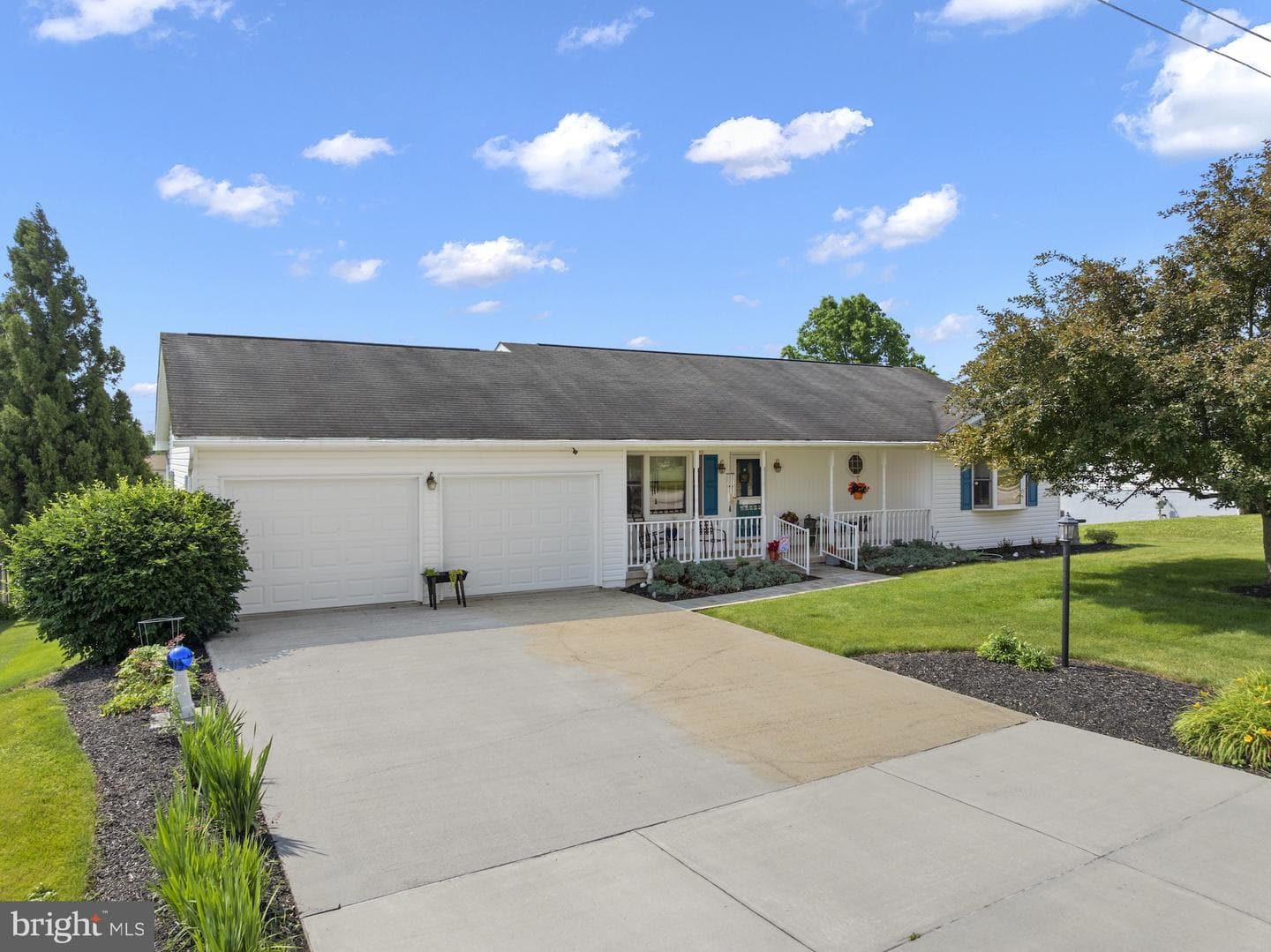 327 Beaver Street photo 1