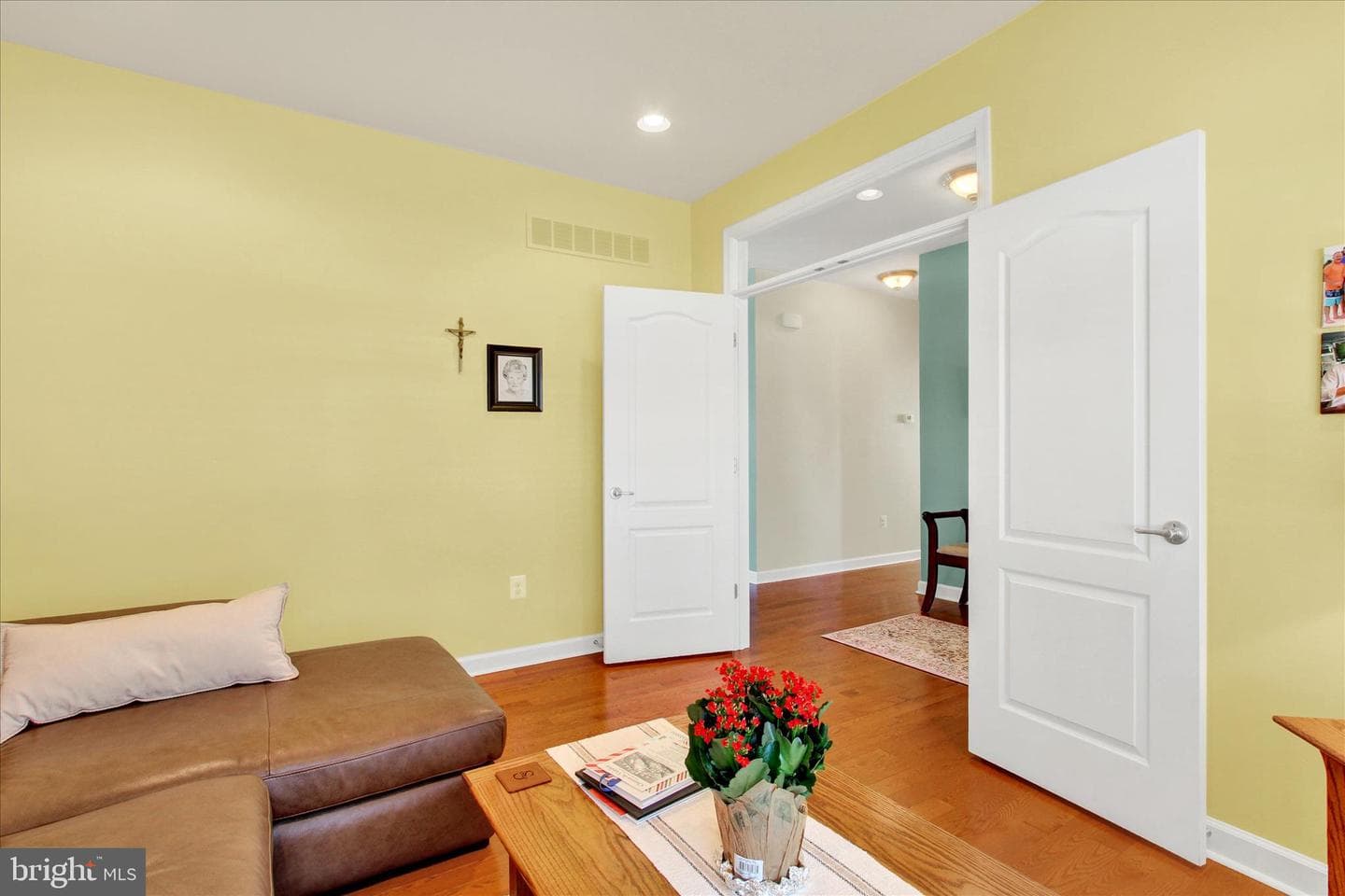 225 Savannah Drive photo 9