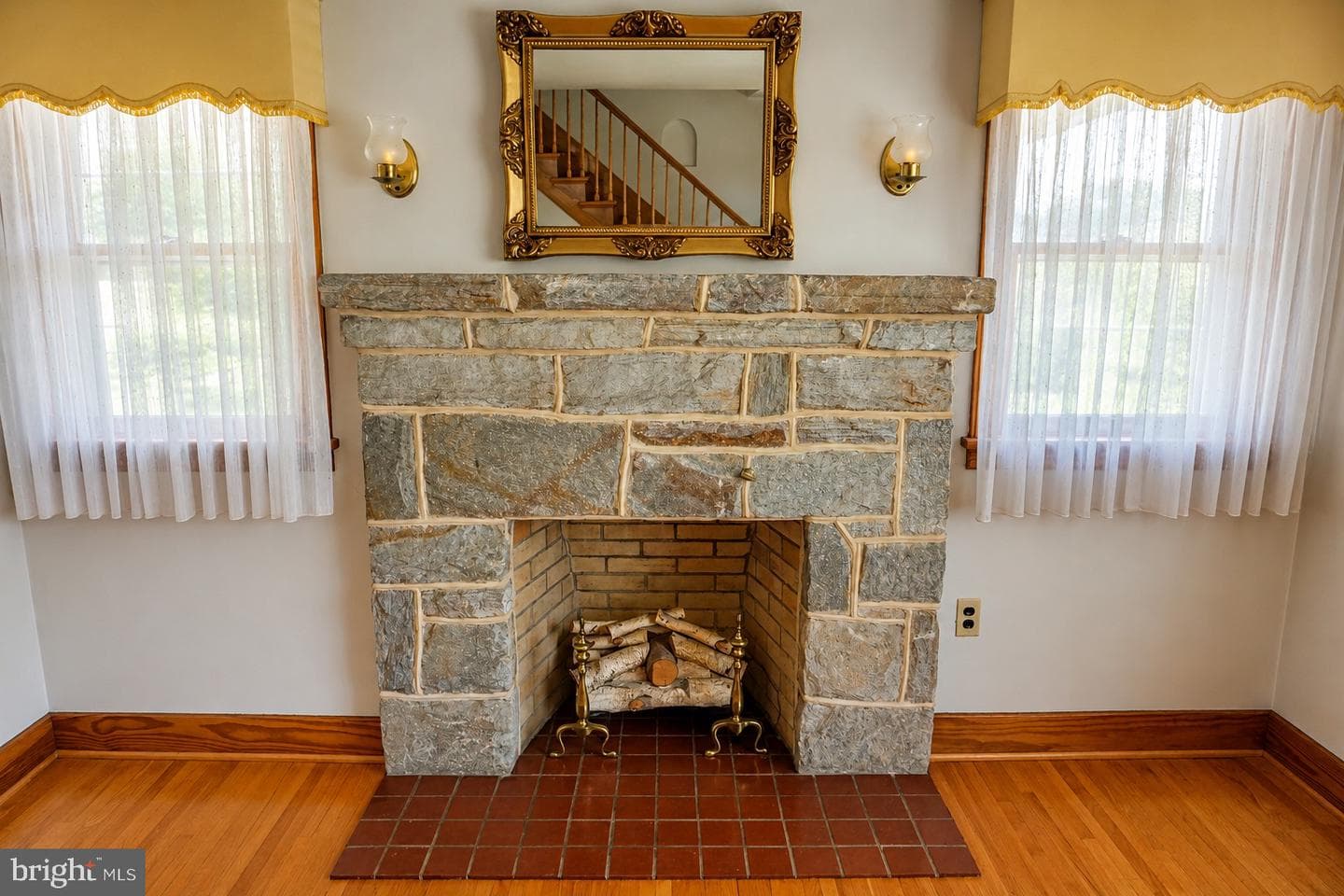62 W Hanover Street photo 29