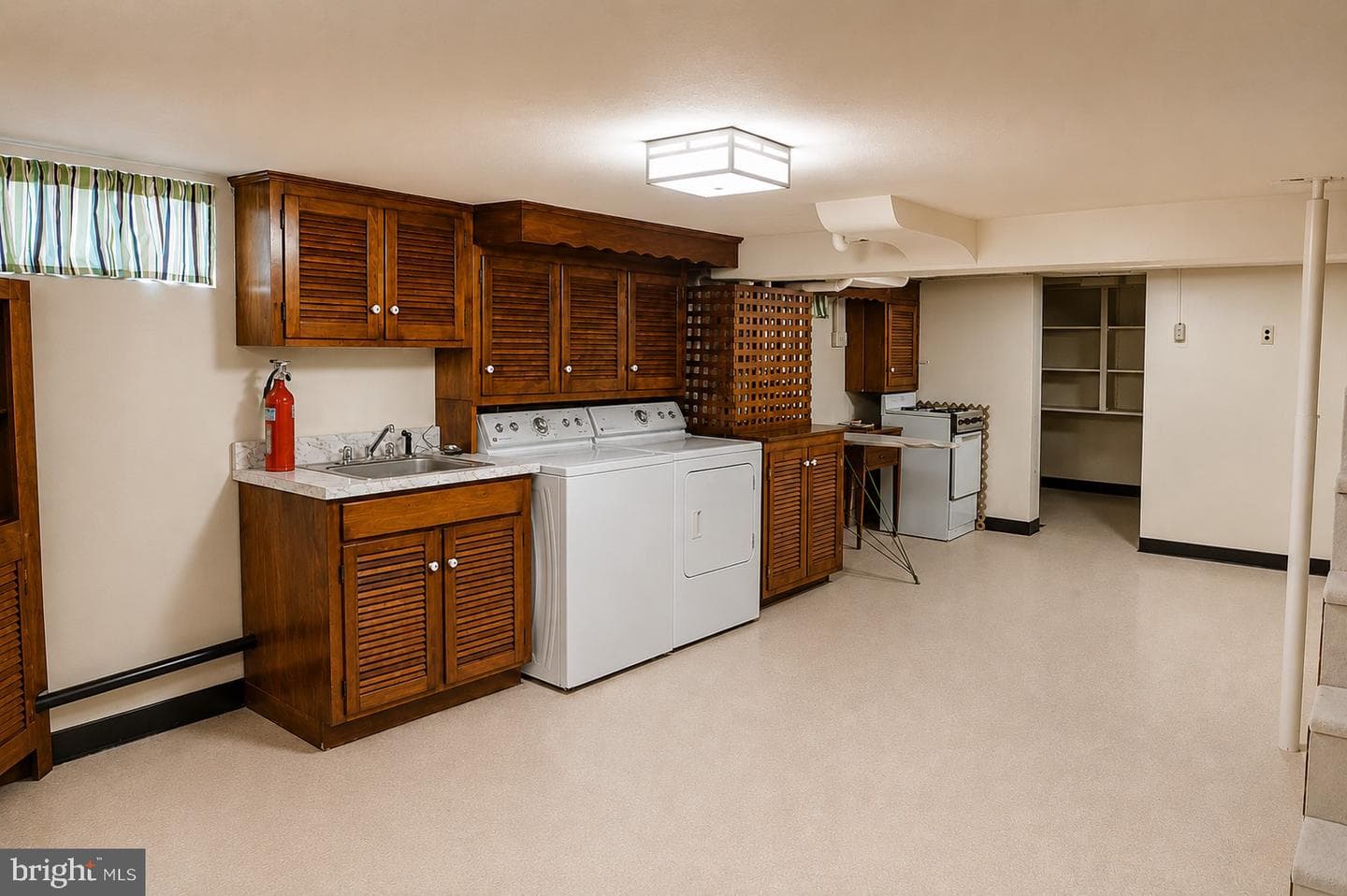 62 W Hanover Street photo 50