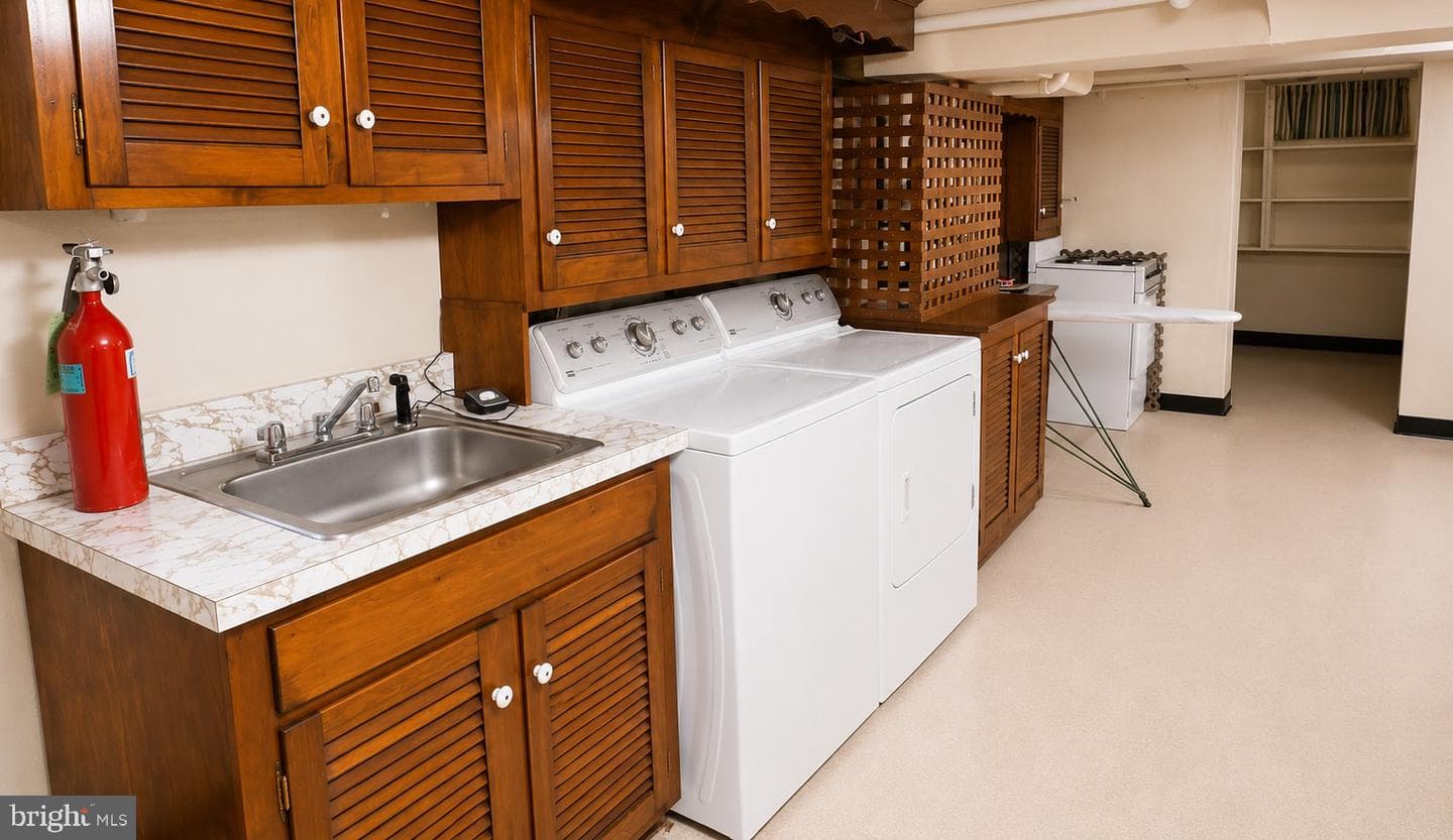 62 W Hanover Street photo 51