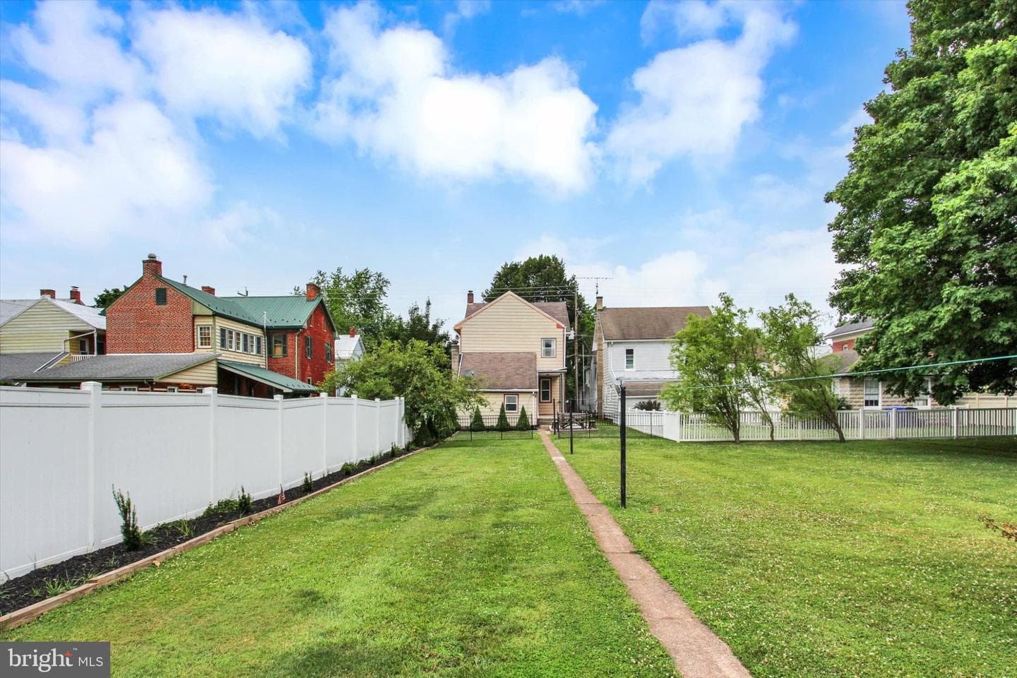 526 W King Street photo 29