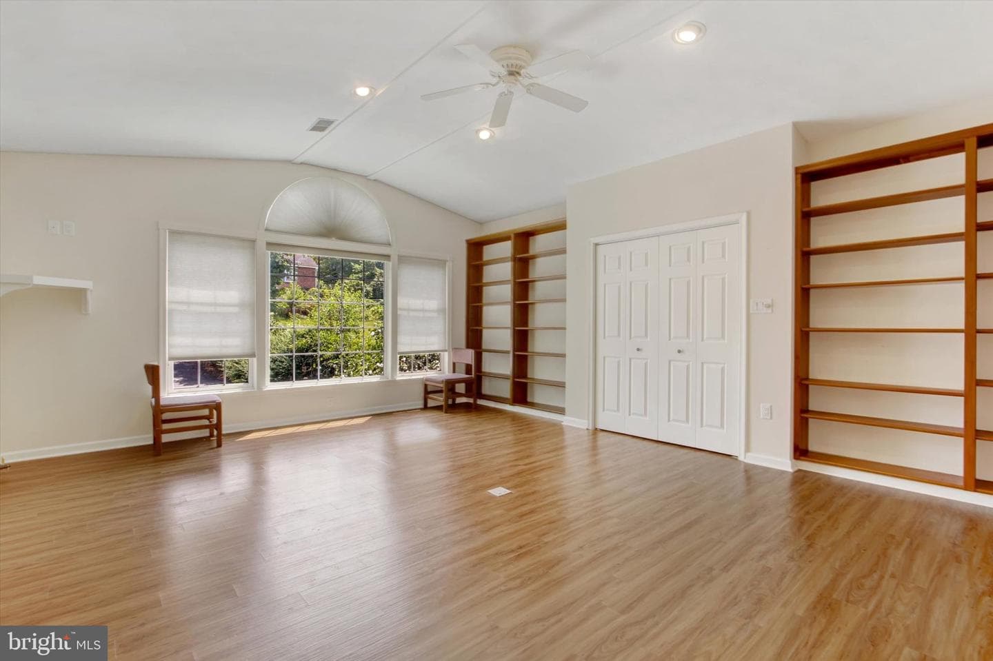 460 Baltimore Street photo 32