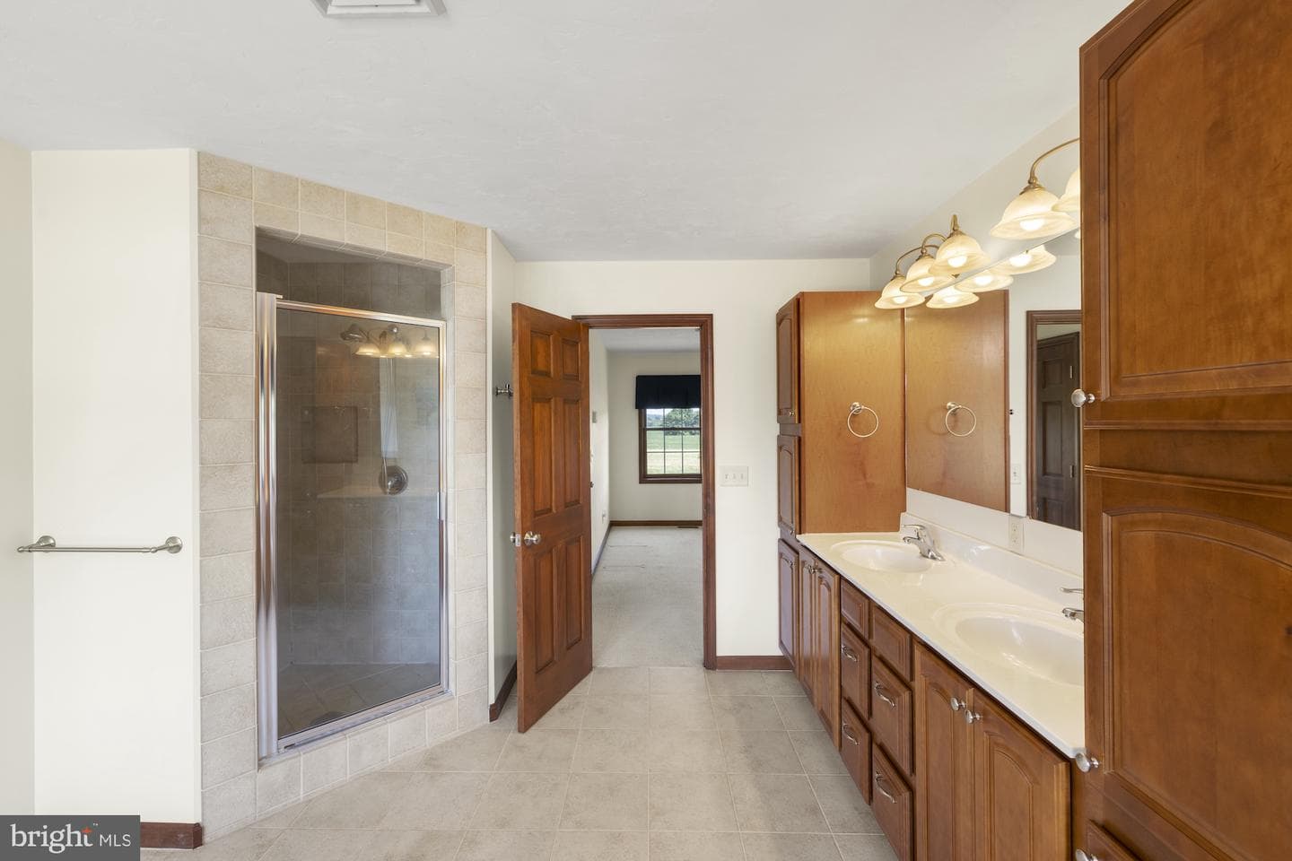 690 Grant Drive photo 32