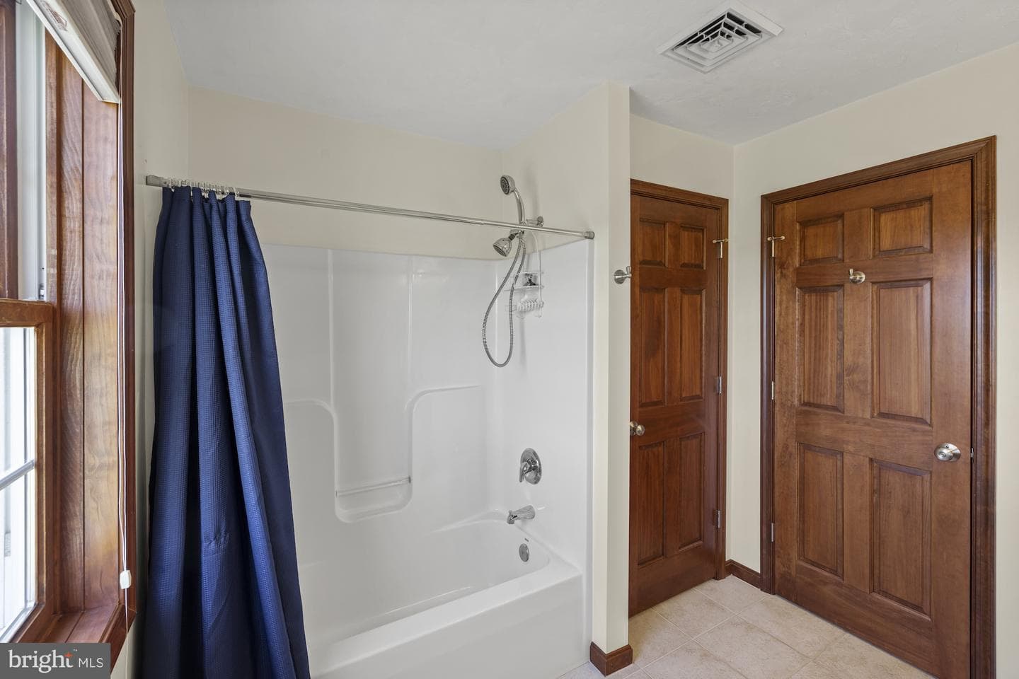 690 Grant Drive photo 40