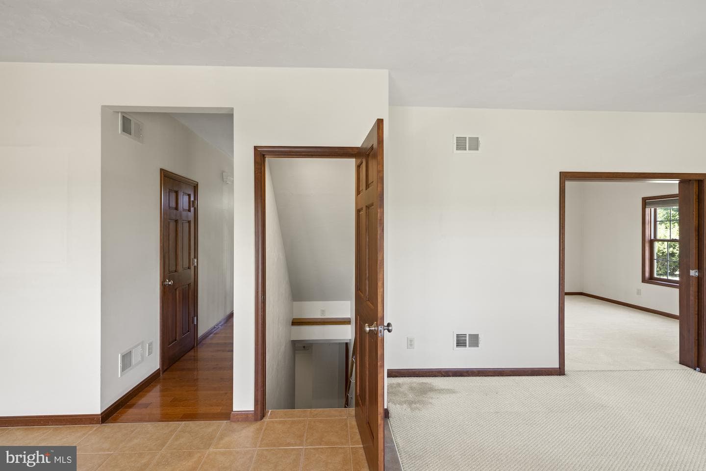 690 Grant Drive photo 41