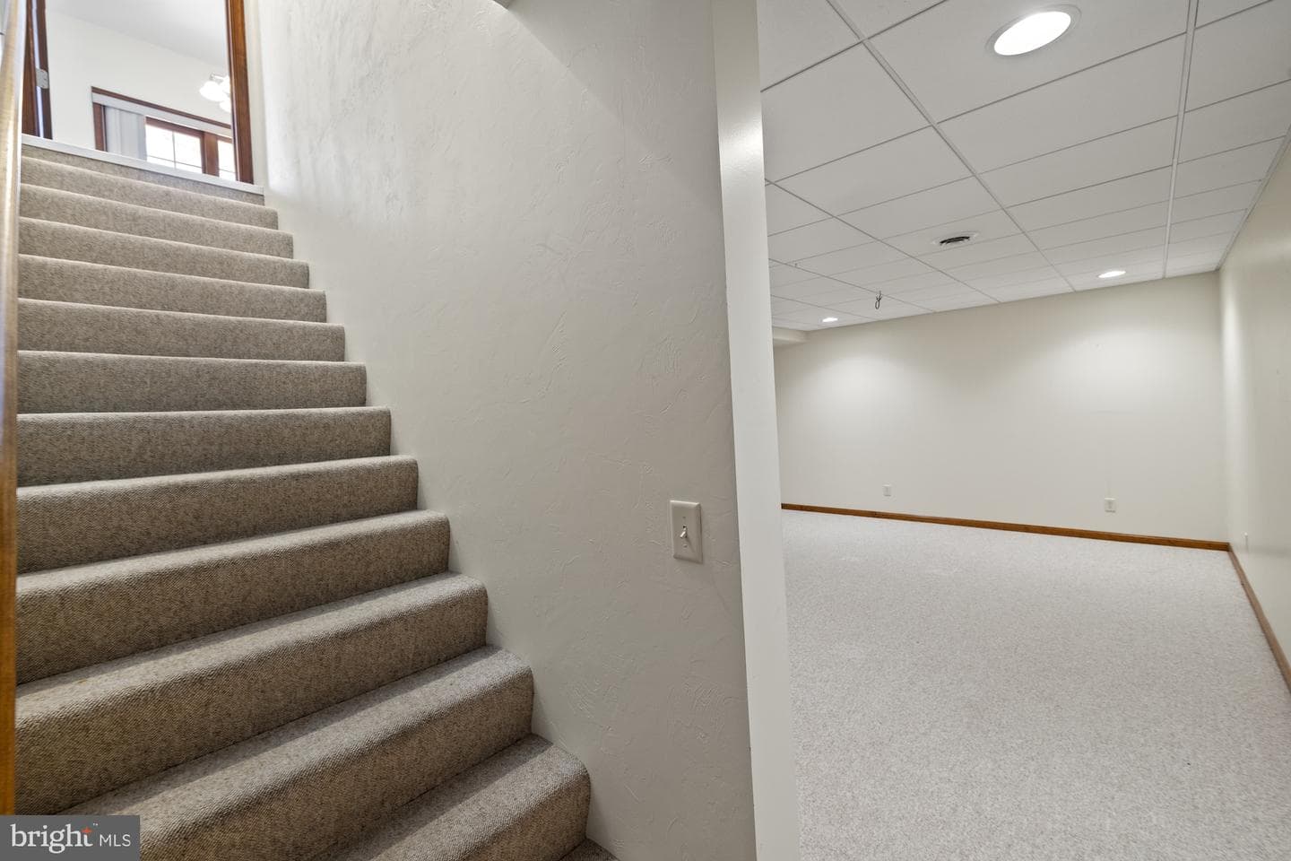 690 Grant Drive photo 42