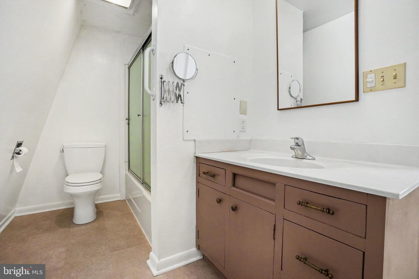 555 Studebaker Lane photo 24