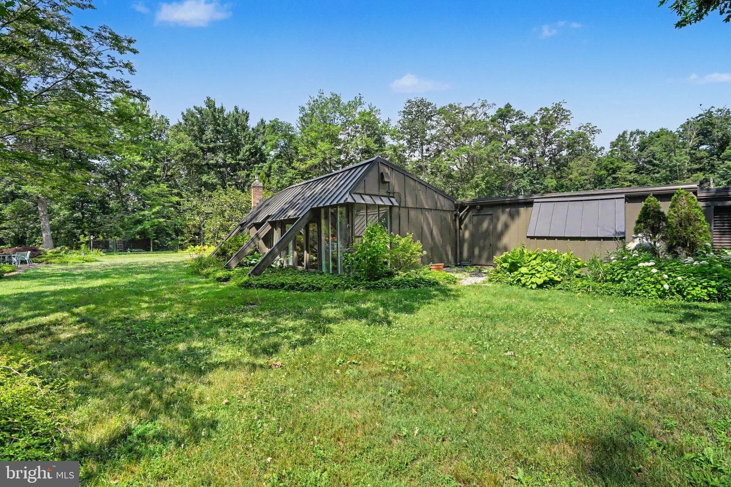 555 Studebaker Lane photo 29
