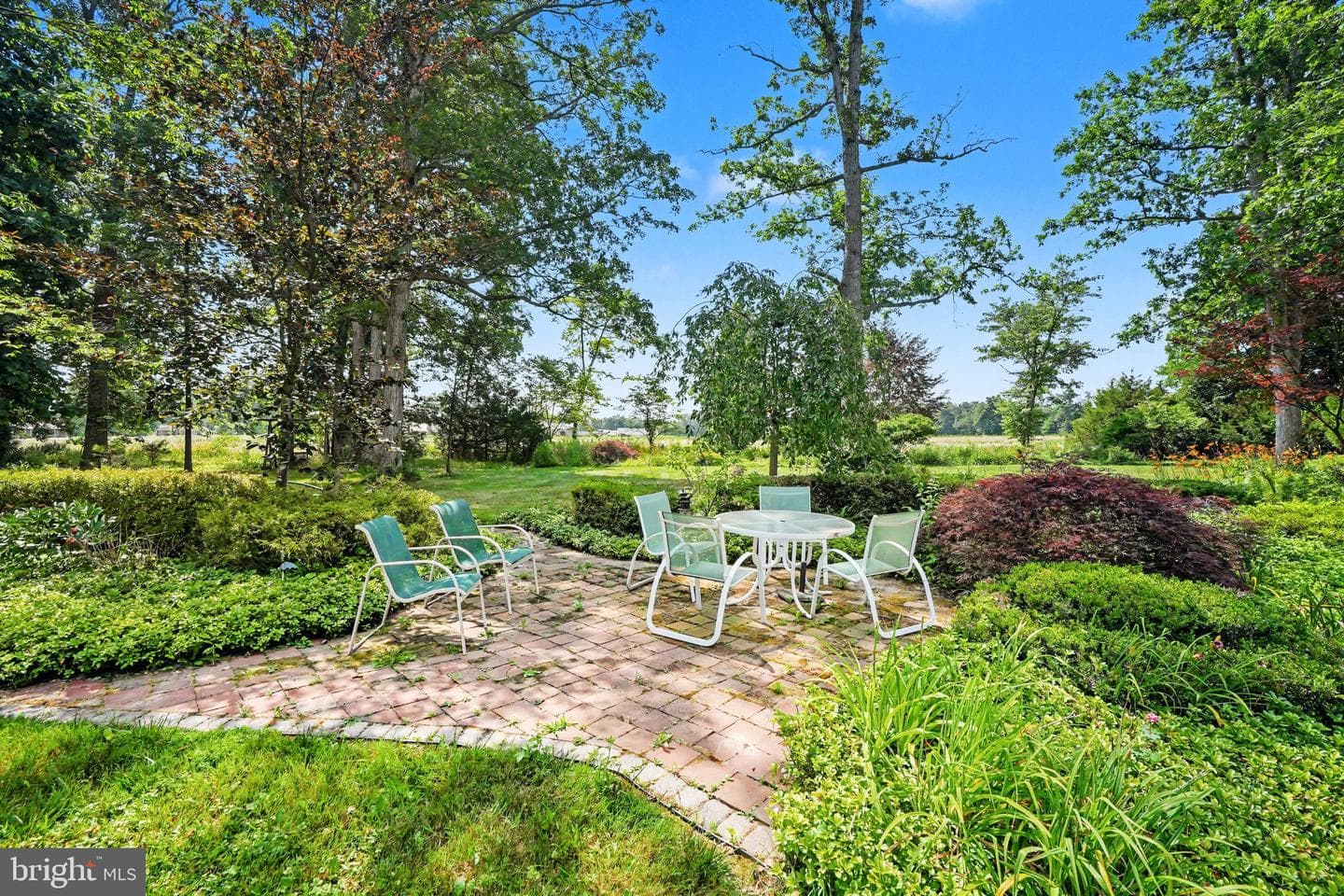 555 Studebaker Lane photo 32