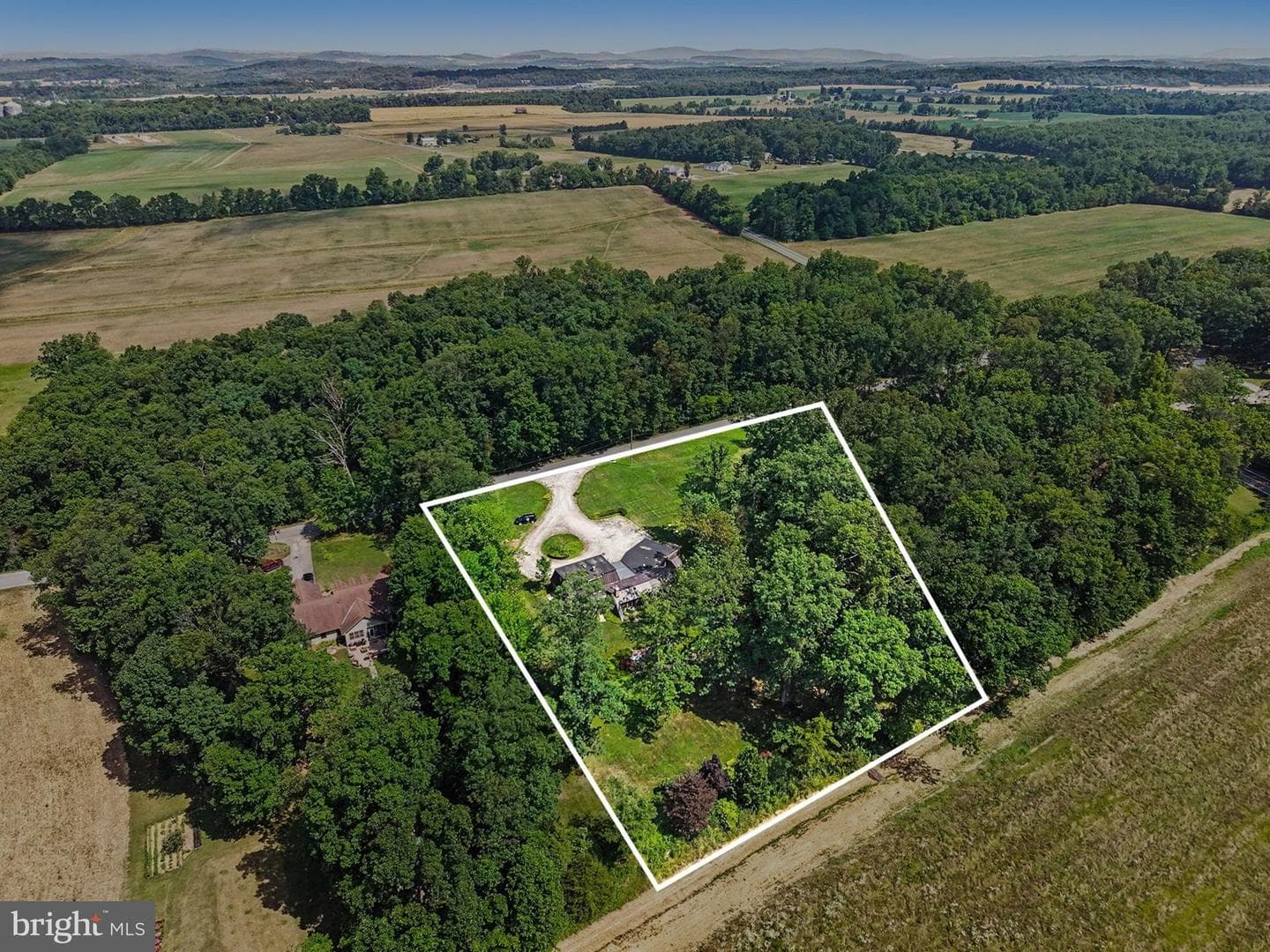 555 Studebaker Lane photo 33