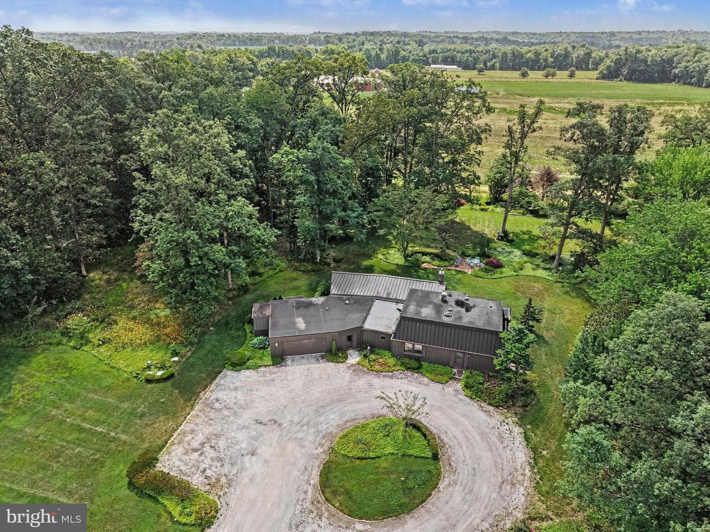 555 Studebaker Lane photo 34