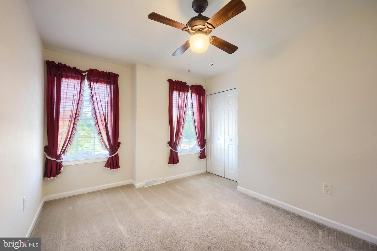 137 Kimberly Lane photo 32