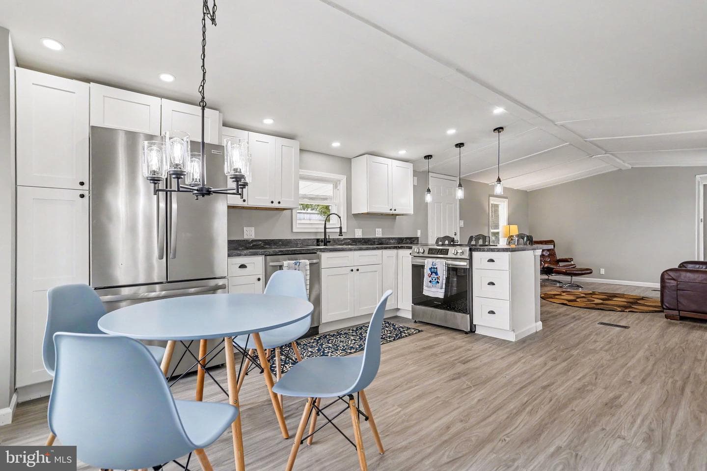 26 Davis Avenue photo 10