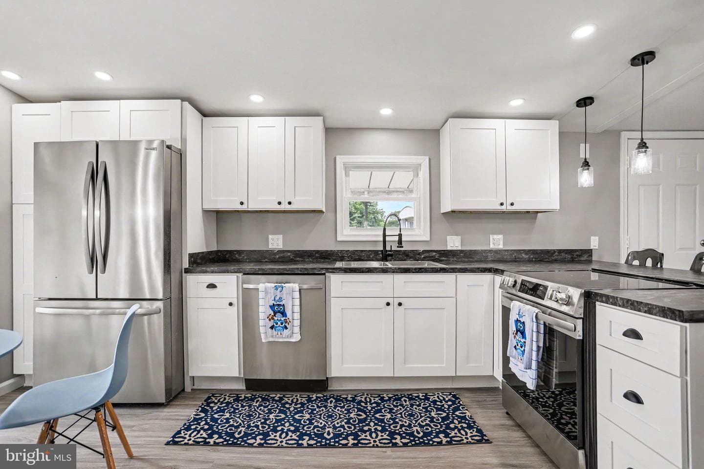 26 Davis Avenue photo 11