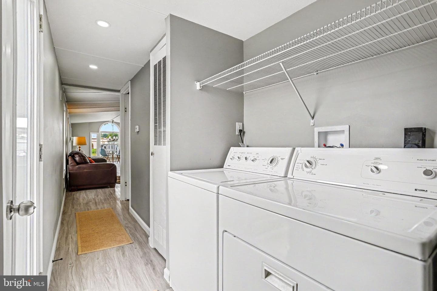 26 Davis Avenue photo 13