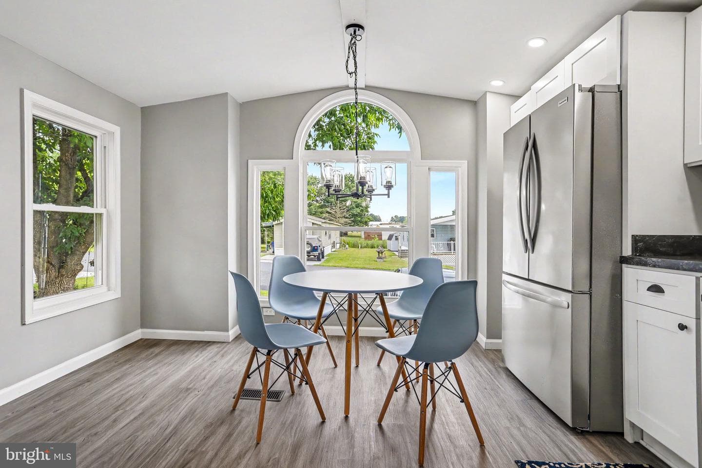 26 Davis Avenue photo 9