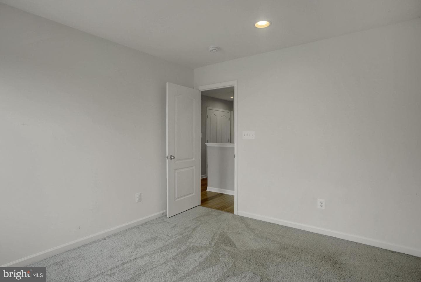34 Chesterfield Road photo 24