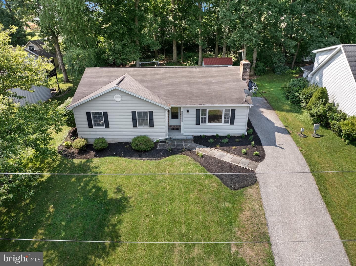 16 Halleck Drive photo 2