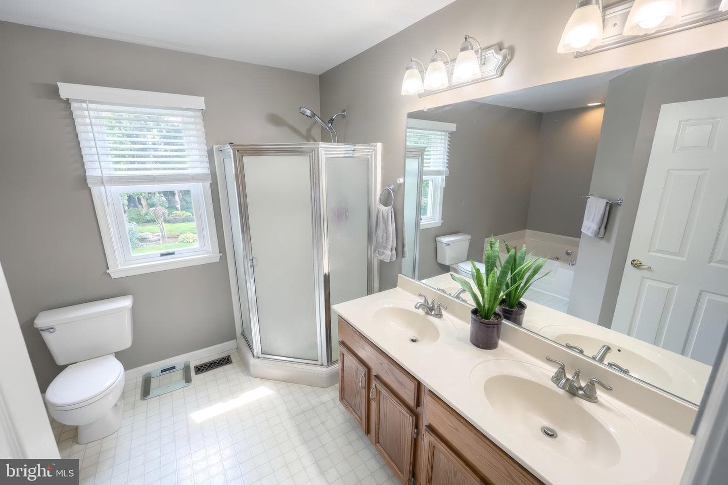 2 Wheaton Drive photo 24