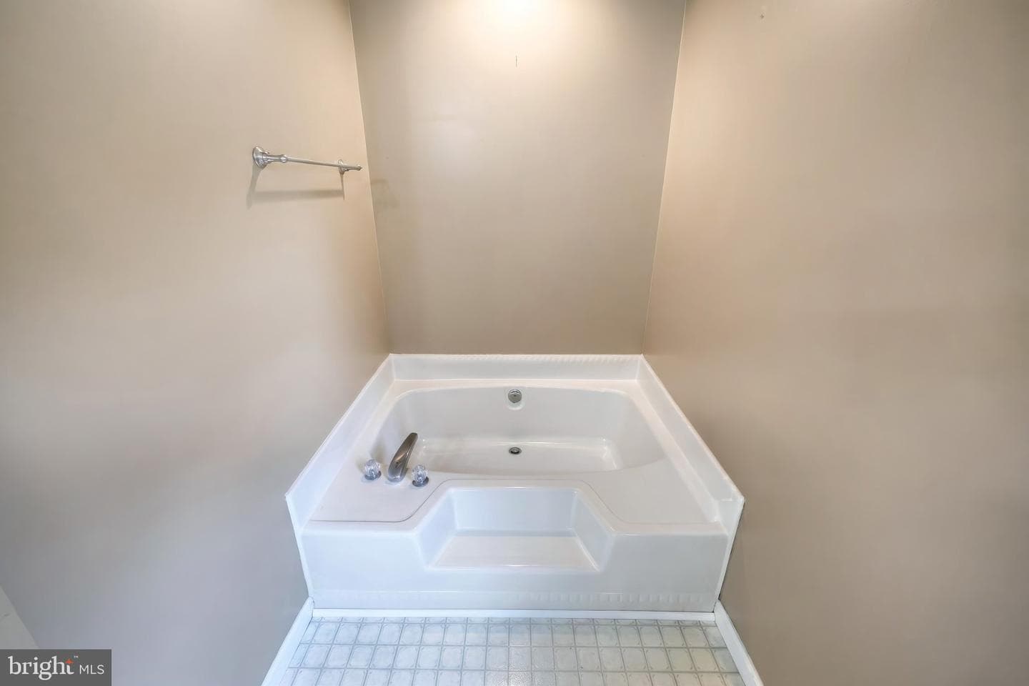 2 Wheaton Drive photo 25