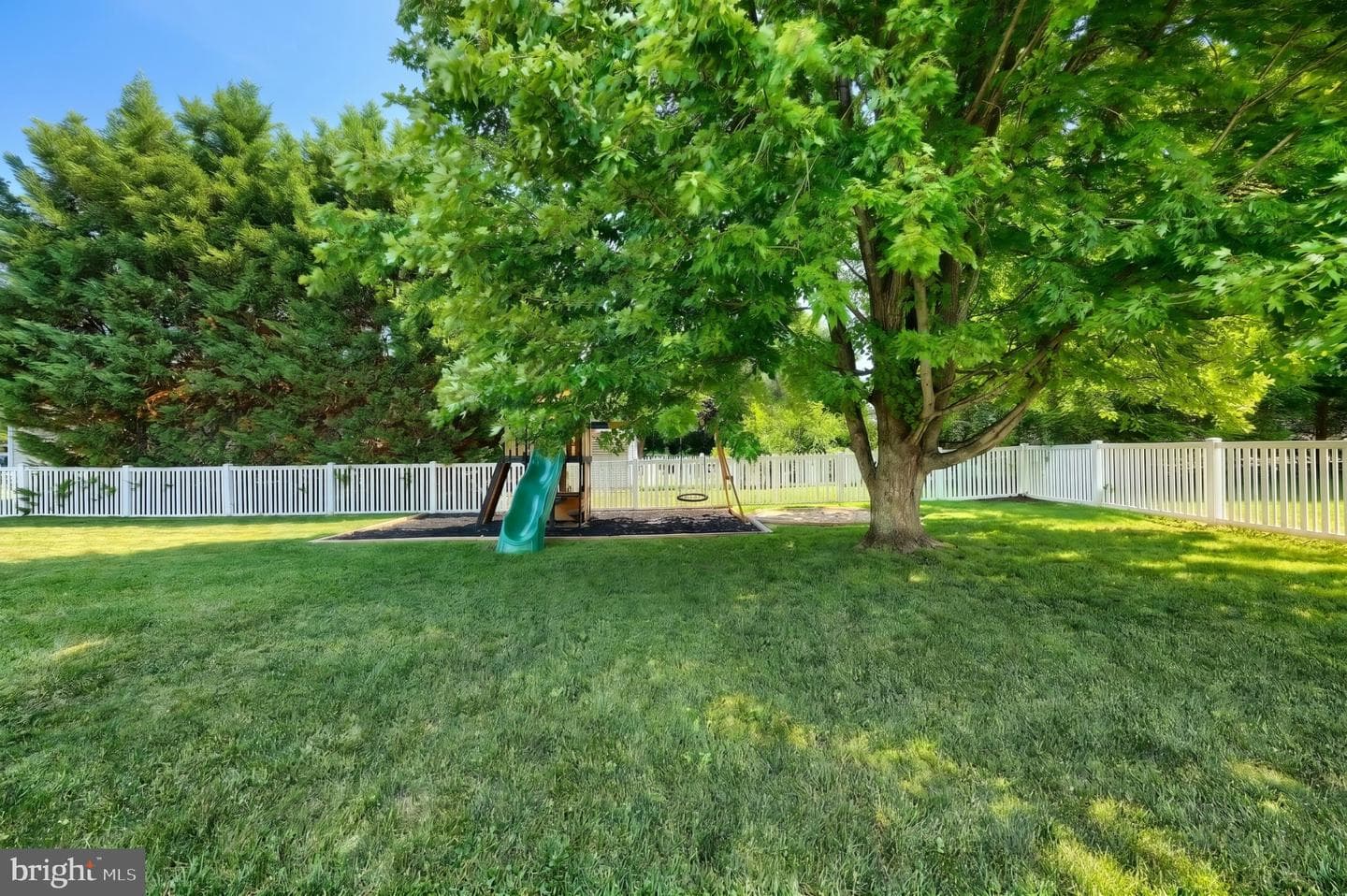 2 Wheaton Drive photo 32