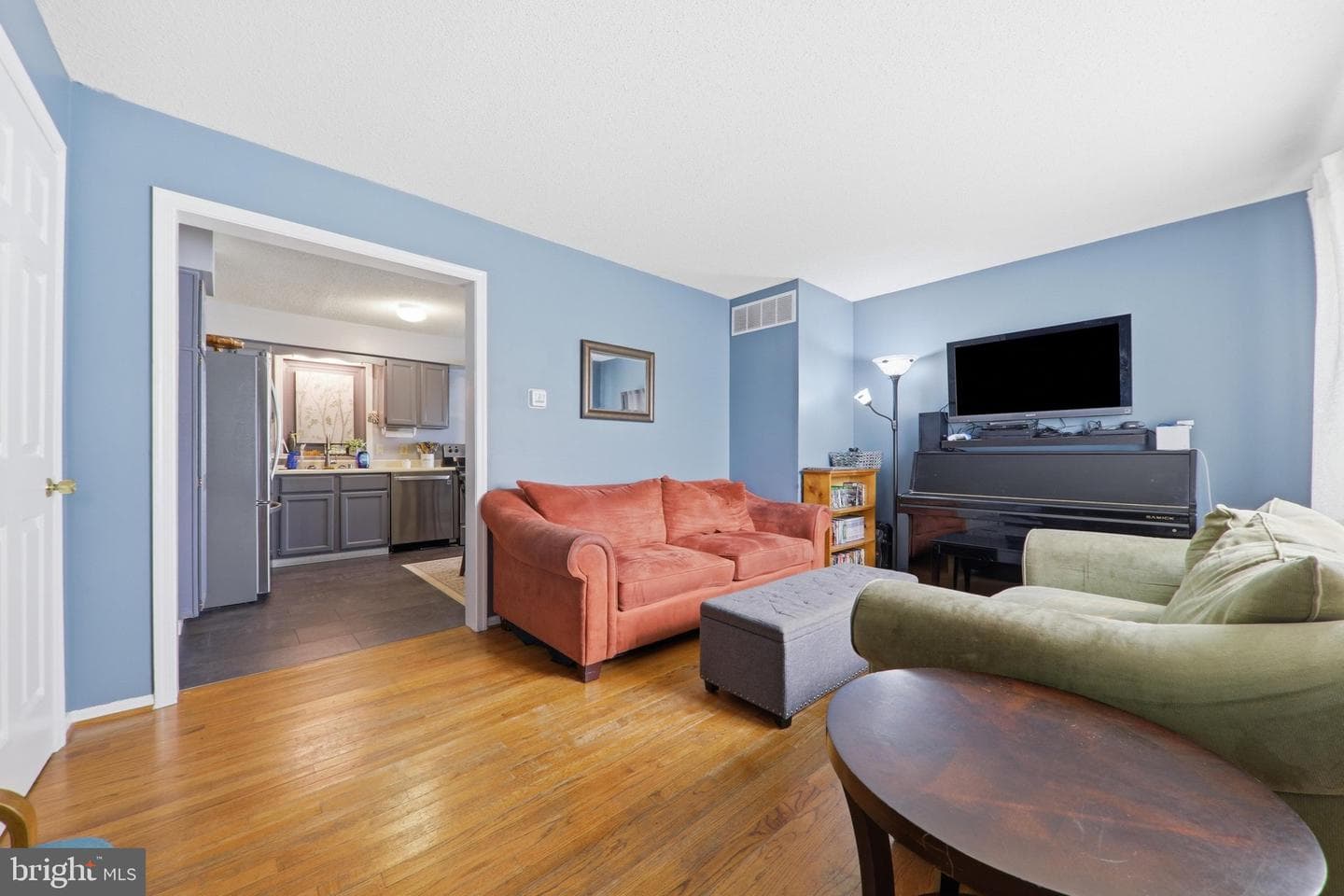 16 E Lakeview Drive photo 3
