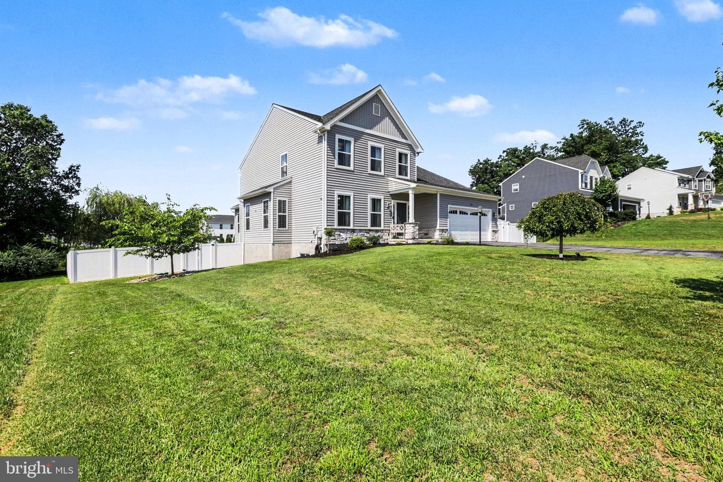 276 Jessica Drive photo 3