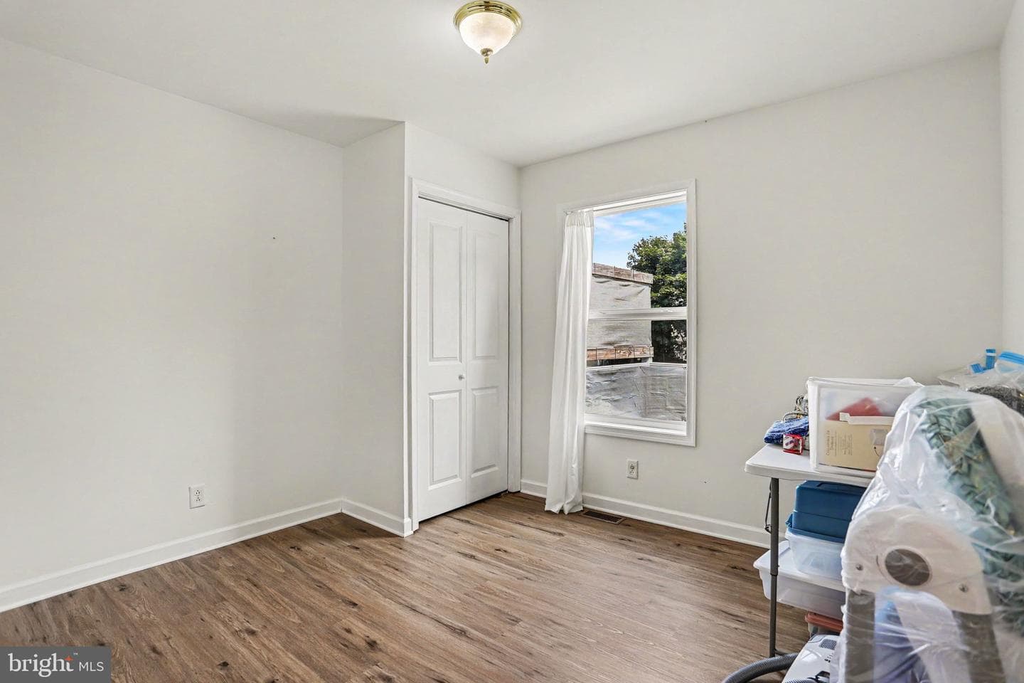 301 W Myrtle Street photo 20