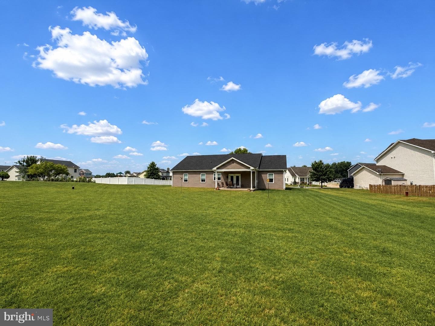 15 Onyx Road photo 5