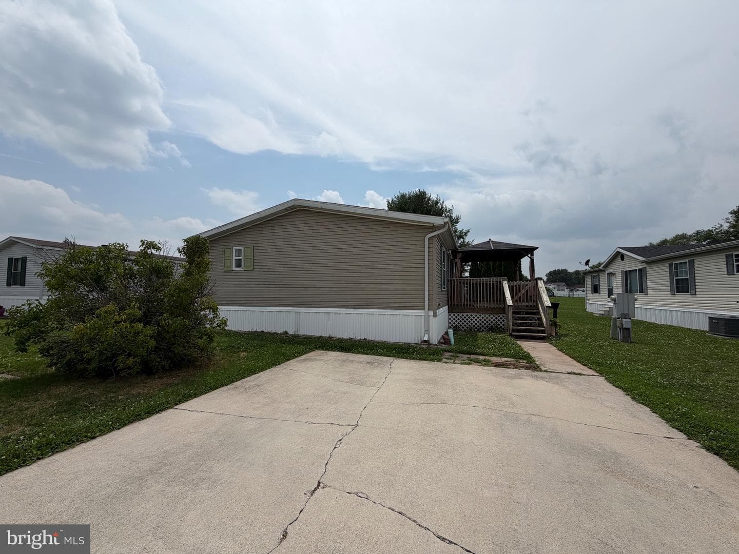 29 Hampshire Drive photo 3