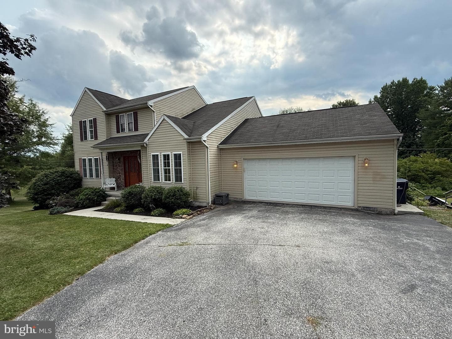 975 Yellow Hill Road photo 2