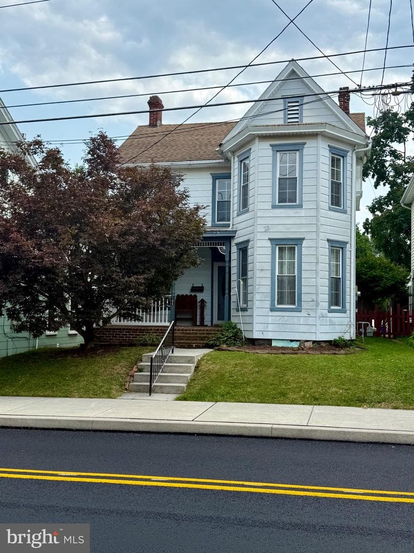 155 E Middle Street photo 1