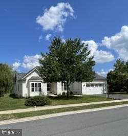 49 Laura Lane photo 1