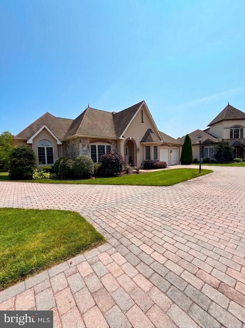 7 Laurel Hill Court photo 1