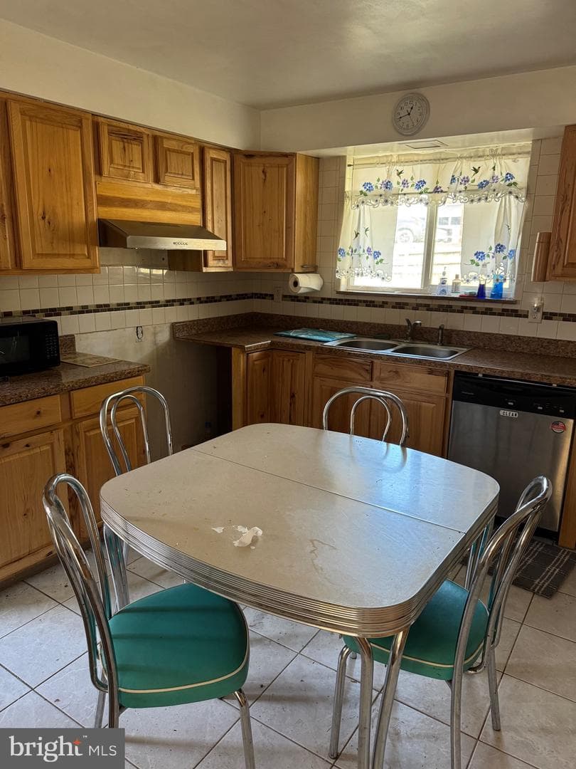 4 Swan View Drive photo 6