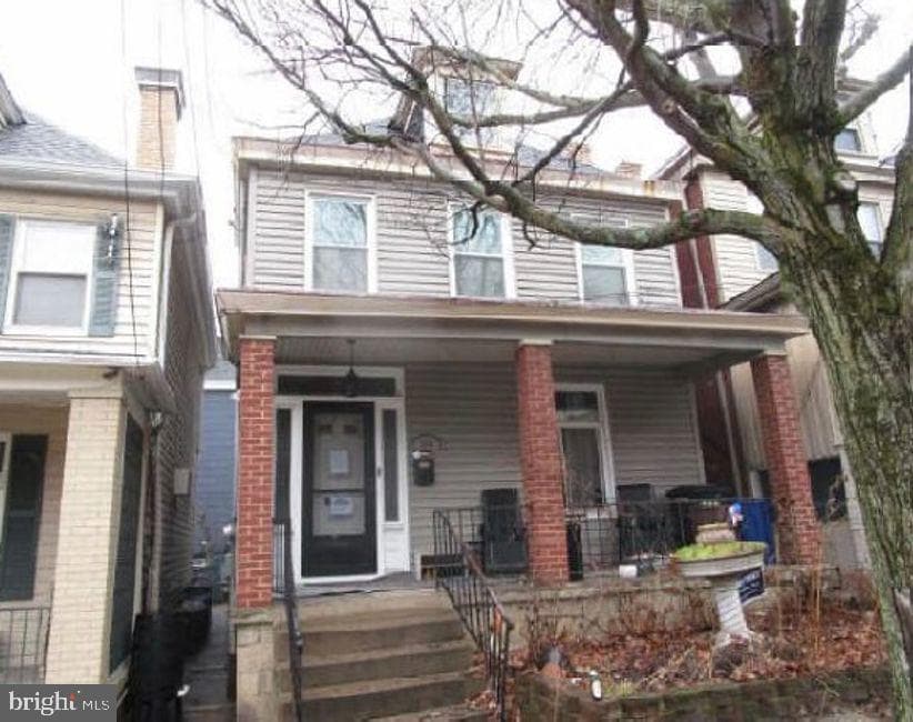 124 Maple Terrace photo 1