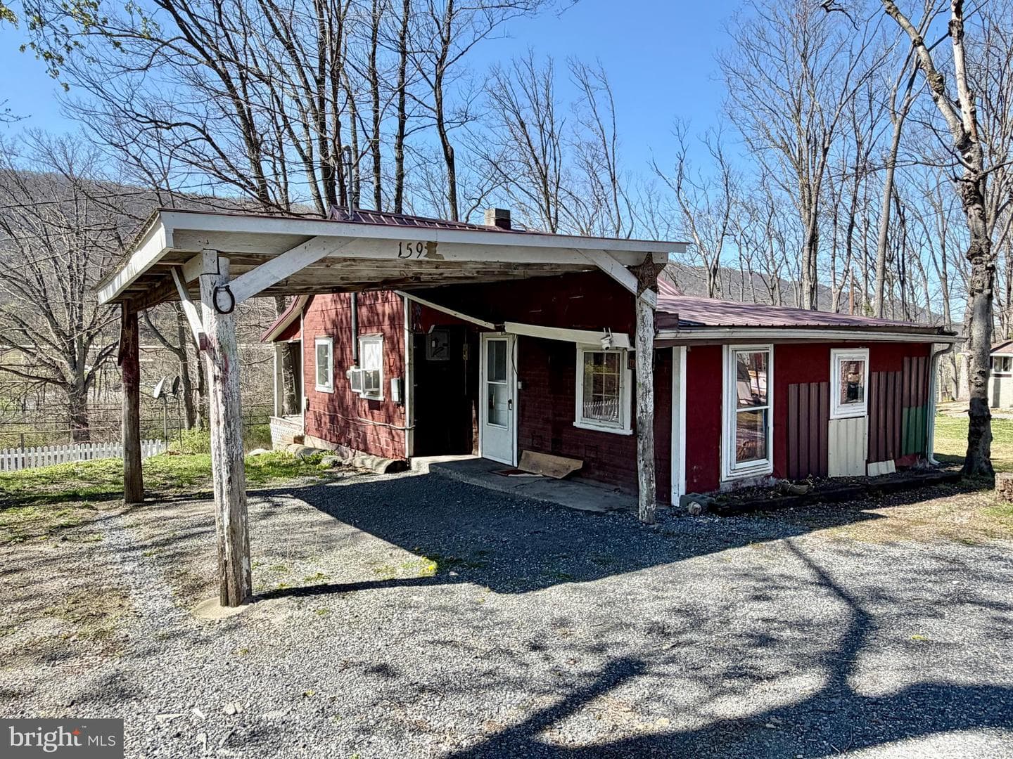 159 Erie Street photo 3