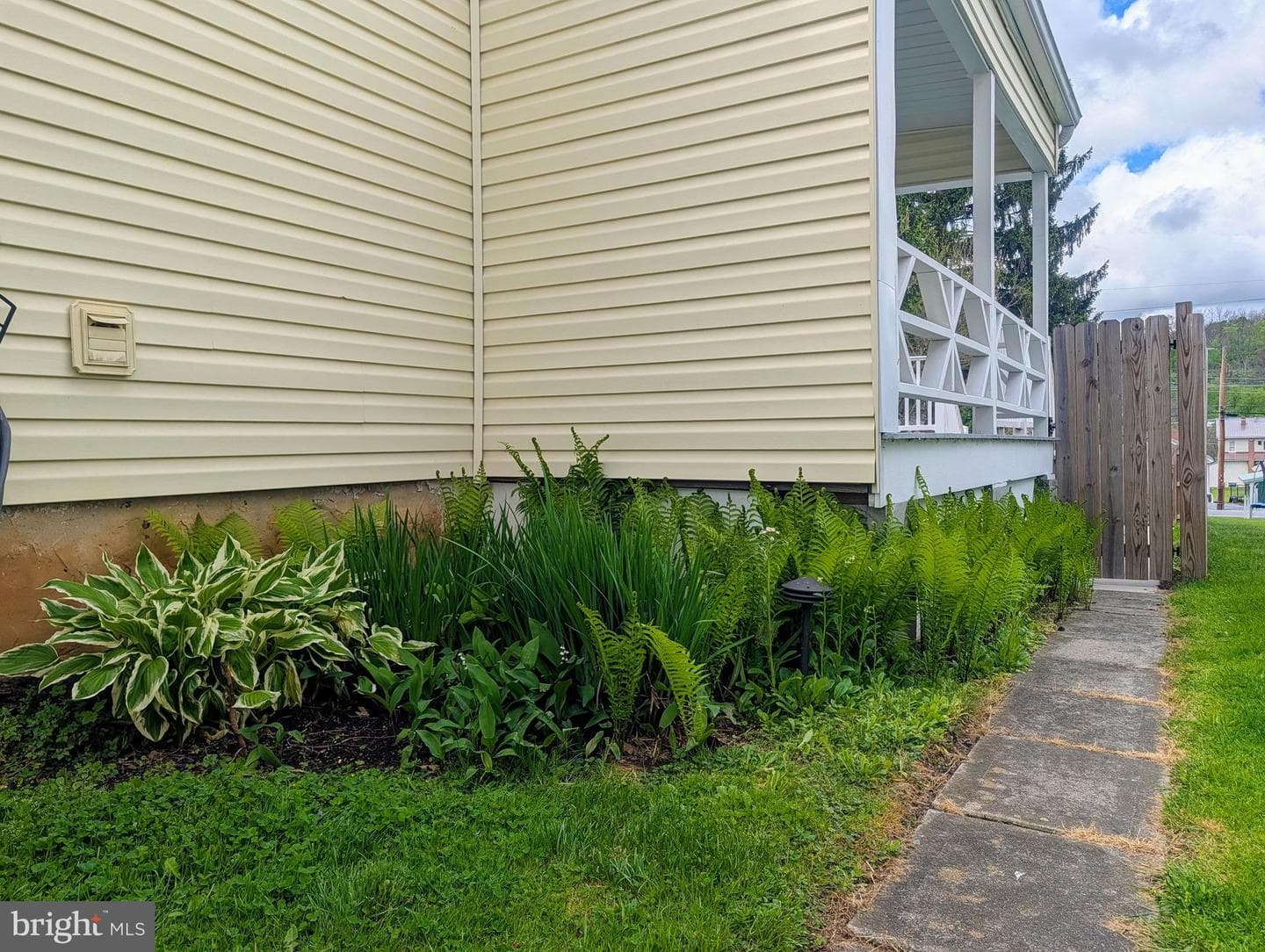 313 E Penn Street photo 6