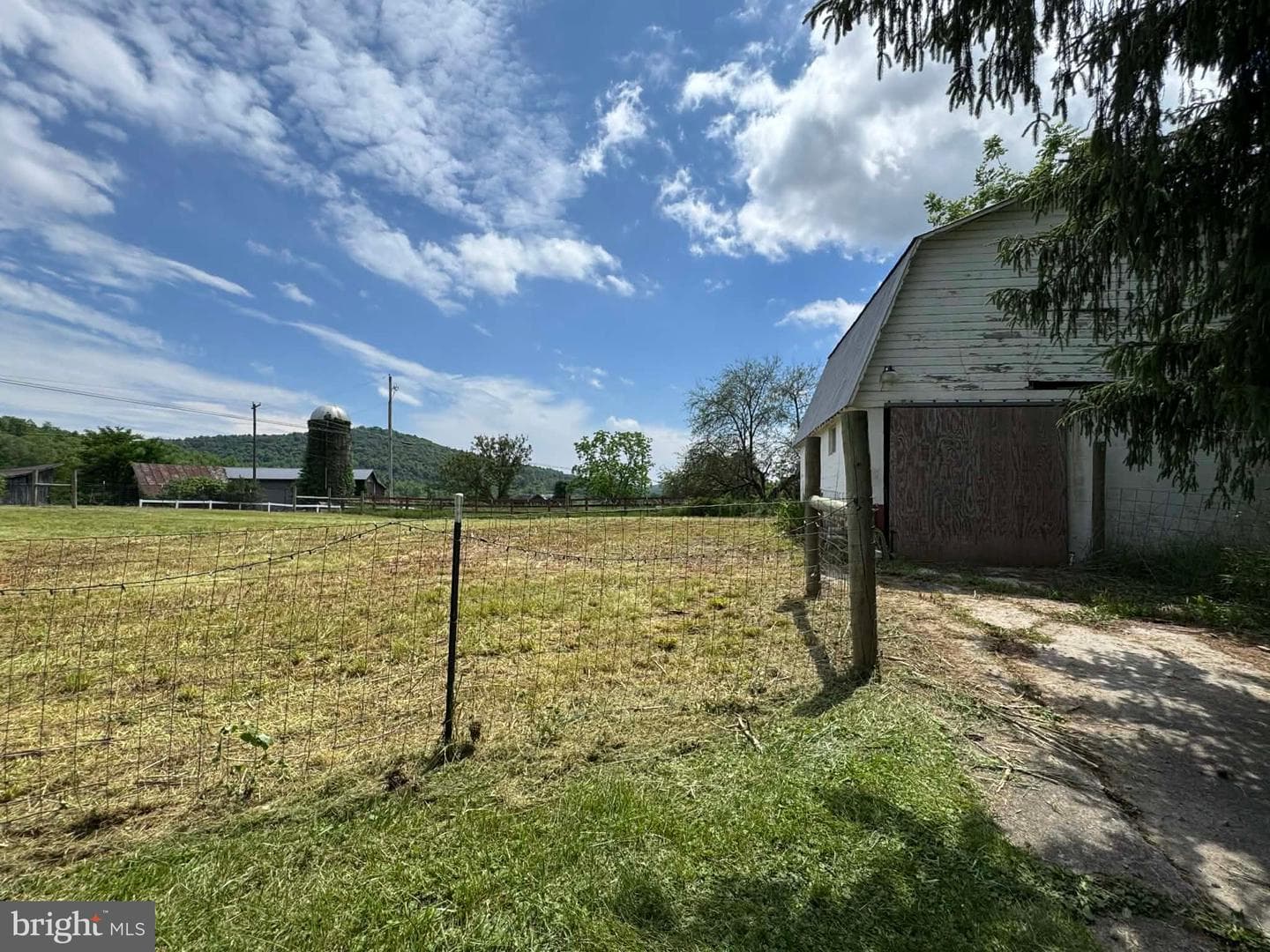 2165 Bedford Valley Road photo 22
