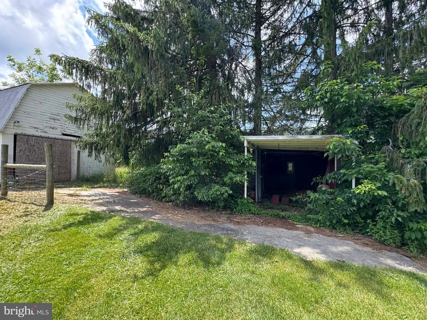 2165 Bedford Valley Road photo 35