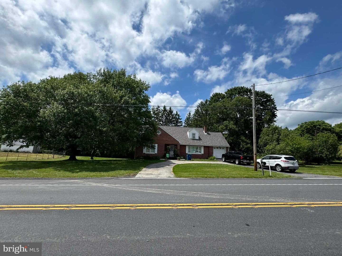 2165 Bedford Valley Road photo 4