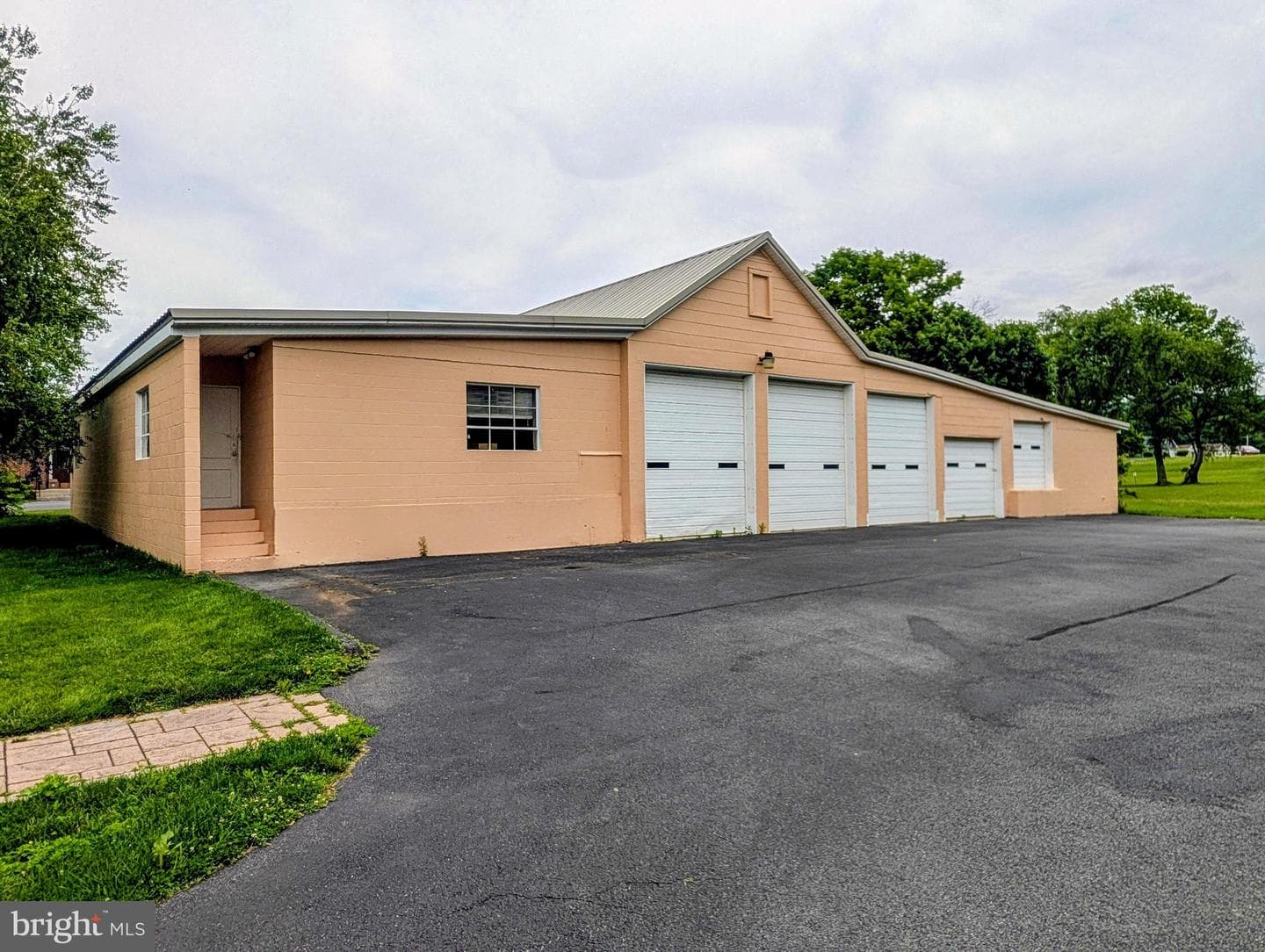 4080 Woodbury Pike photo 10