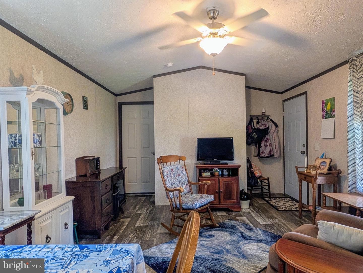 210 Chestnut St photo 10
