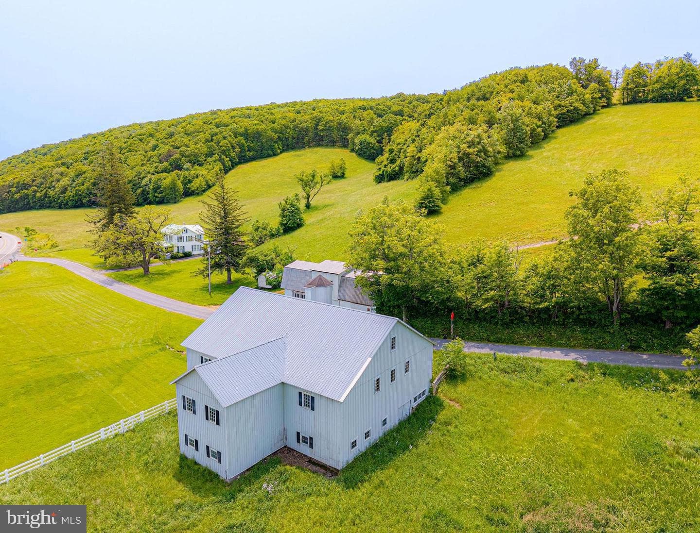 930 Osman Road photo 3