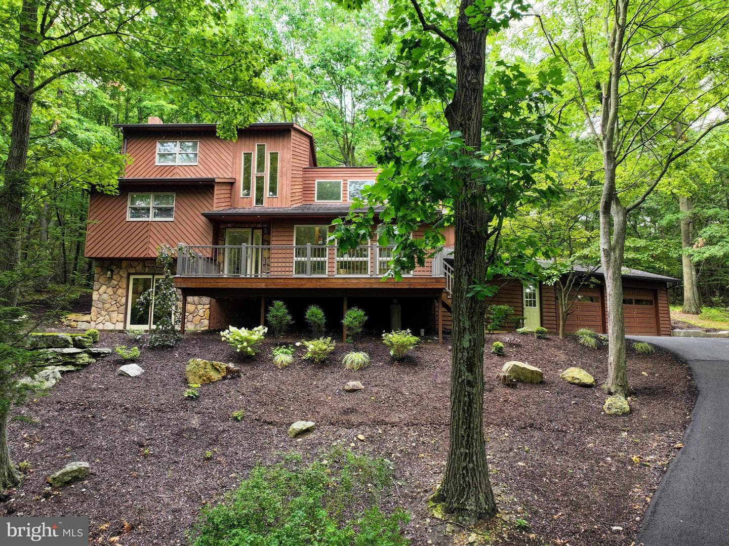 5077 Summit View Road photo 1