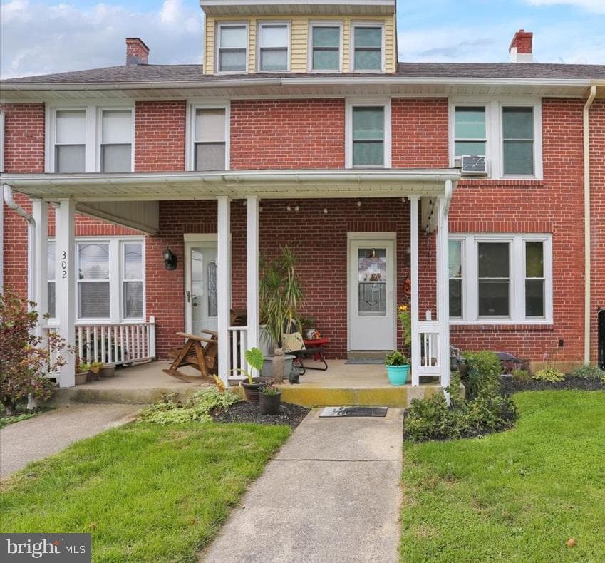 304 Pershing Boulevard photo 1