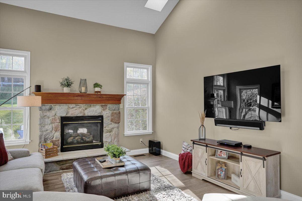 15 Pickwick Place photo 24