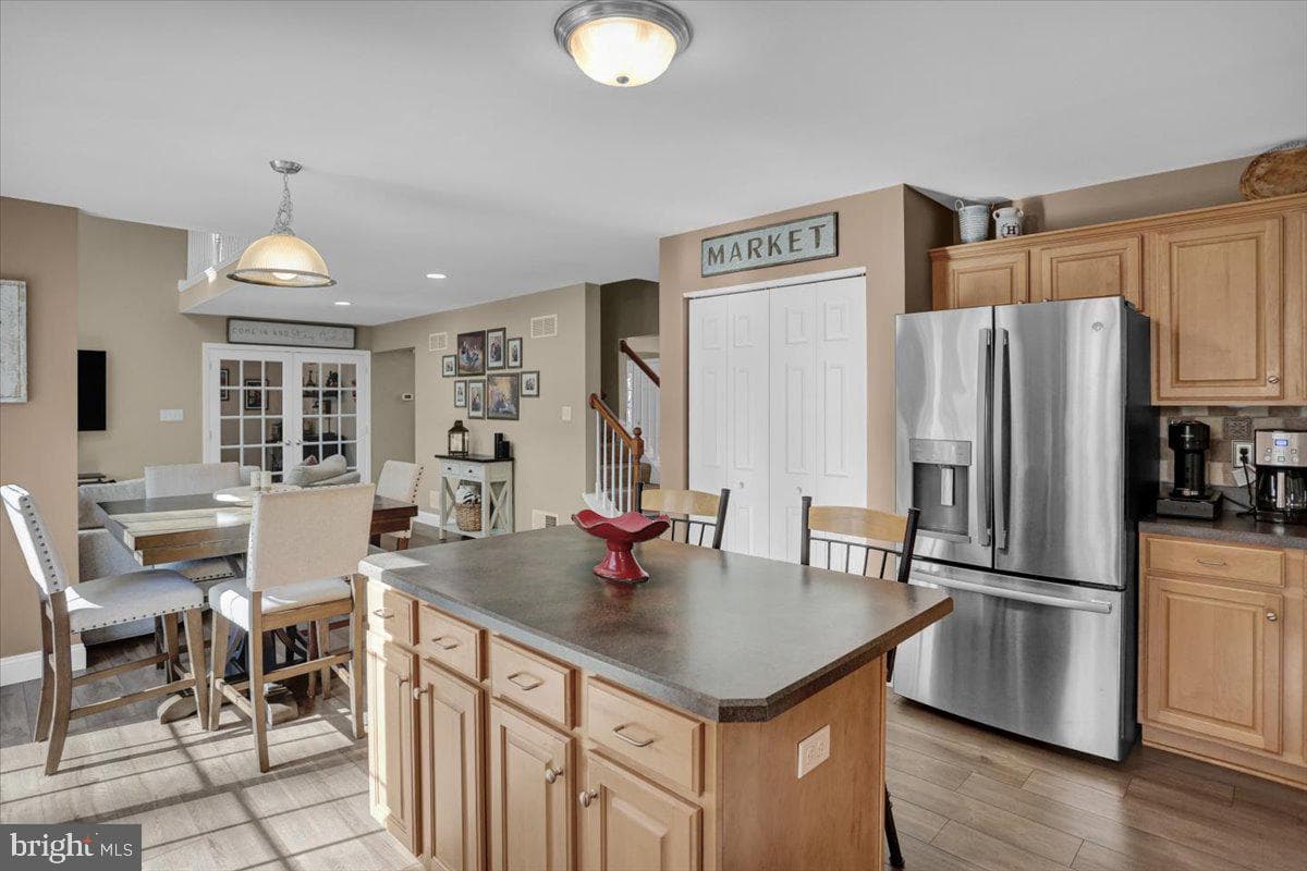 15 Pickwick Place photo 31